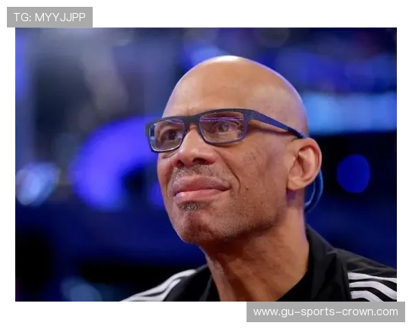 卡里姆·阿布杜尔-贾巴尔多样进攻手段提升内线得分效率明显