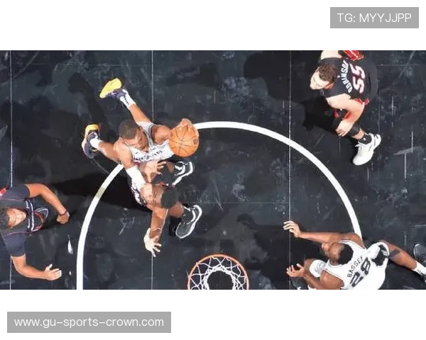 维克托·文班亚马挡拆制造错位拉开防守空间提升得分效率