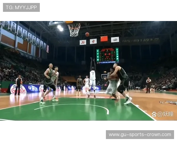 抢篮板犯规是如何判定的？主要依据是什么？